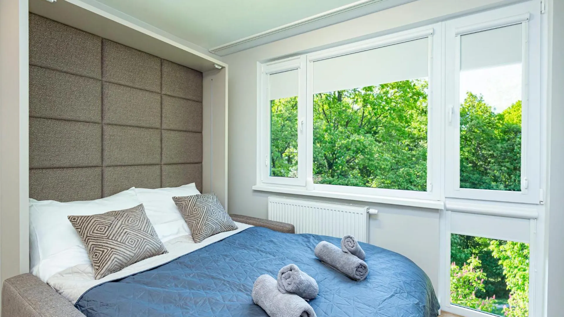 Batorego Grey - Stacja Metra 300M - Bezplatny Parking Varsovie 0*,  Pologne